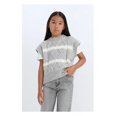 DEFACTO Girl's Crew Neck Striped Sweater