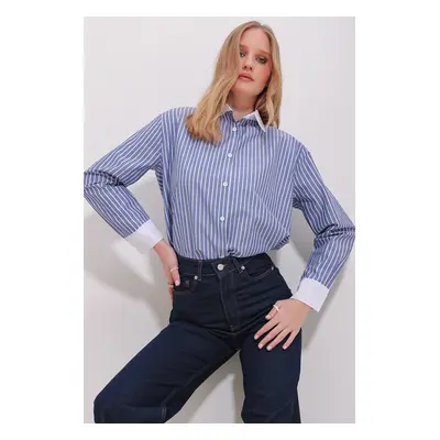 Trend Alaçatı Stili Women's Blue Collar And Cuff Garnish Striped Woven Oversize Shirt