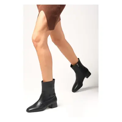 Mio Gusto Callie Black Color Sheepskin Lined Women's Heeled Boots with Zipper in the Side.