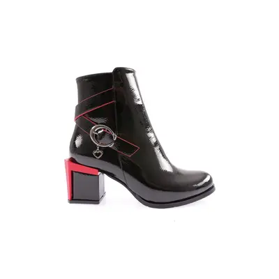 DGN 730-22k Women's Belt Detailed Heeled Boots