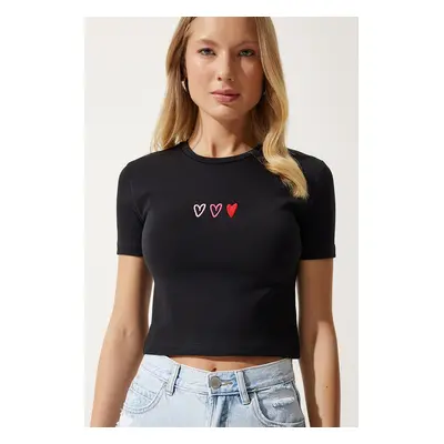 Happiness İstanbul Women's Black Heart Embroidered Crop Knitted T-Shirt