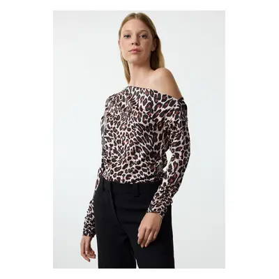 Trendyol Multicolored Leopard Printed Collar Flowy Stretchy Knitted Blouse