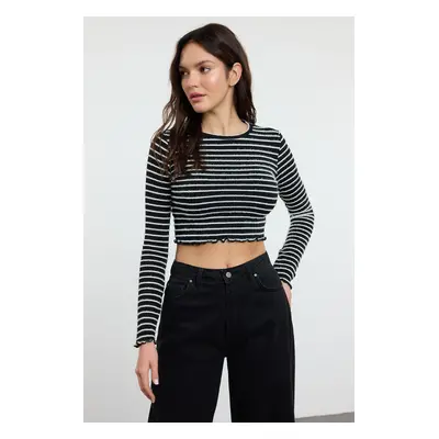 Trendyol Black Knitwear Look Fitted/Body-Sit Crew Neck Flexible Knitted Blouse