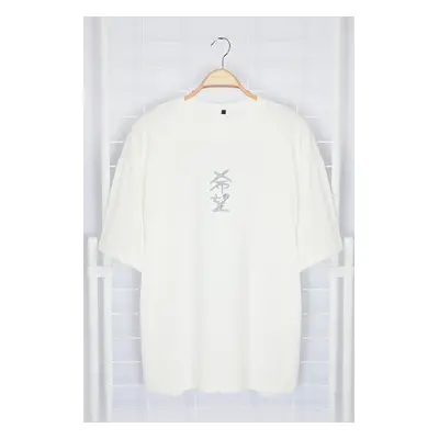 Trendyol Ecru Oversize/Wide Cut Far East Embroidered/Back Printed T-shirt