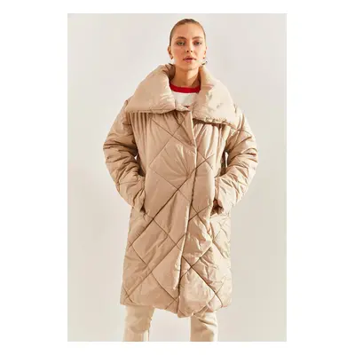 Bianco Lucci Women's Metal Buttoned Diamond Patterned Oversize Puffer Coat