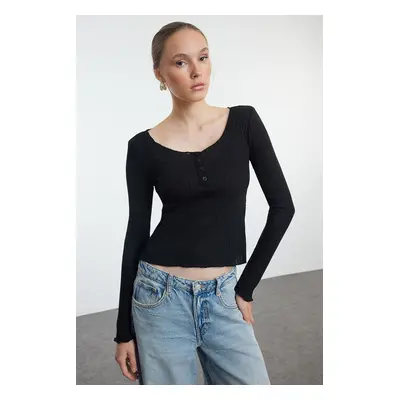 Trendyol Black Button Detailed Pool Neck Slim/Fitting Knitted Blouse