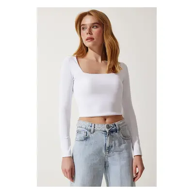 Happiness İstanbul Women's White Square Neck Ribbed Crop Knitted Blouse