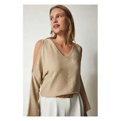 Happiness İstanbul Women's Beige Decollete Flowy Ayrobin Blouse