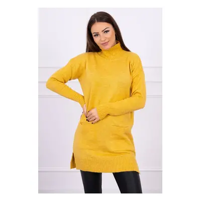 Sweater with mustard stand-up collar