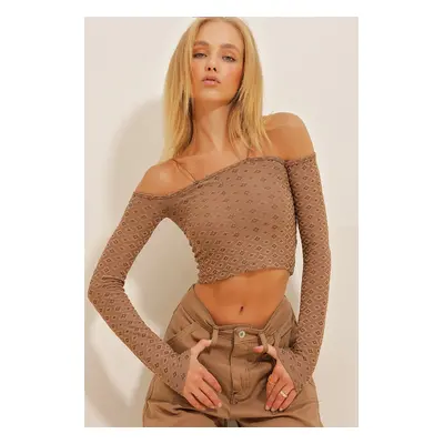 Trend Alaçatı Stili Women's Brown Rope Strap Detailed Long Sleeve Patterned Crop Knitted Blouse