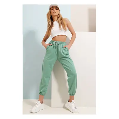 Trend Alaçatı Stili Women's Mint Seasonal Elastic Leg Two Yarn Sweatpants