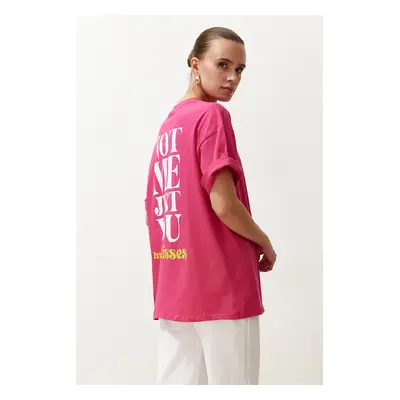 Trendyol Fuchsia 100% Cotton Back and Front Motto Printed Oversize/Comfortable Fit Knitted T-Shi