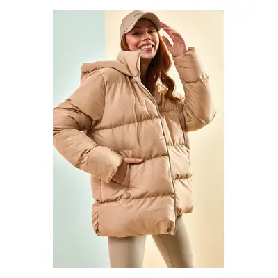 Bianco Lucci Women's Long puffer jacket with a Lace-up hood.