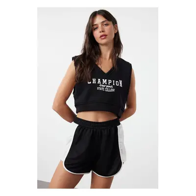 Trendyol Black Color Blocked Normal Waist Slim Knitted Shorts & Bermuda