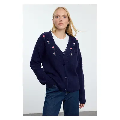 Trendyol Navy Blue Wide Pattern Soft Texture Embroidered Knitwear Cardigan