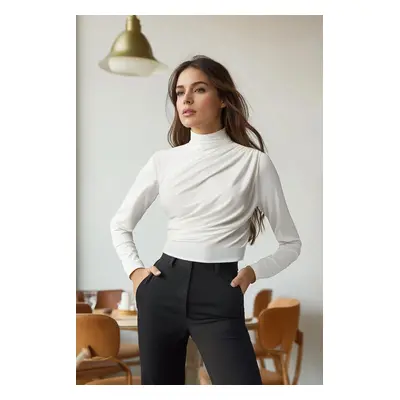 Trendyol White Gathered Square Neck Body-Smoothing Flexible Knitted Blouse