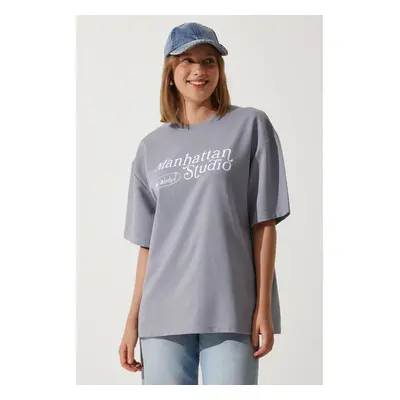 Happiness İstanbul Women&#39;s Gray Printed Oversize Two Thread Knitted T-Shirt