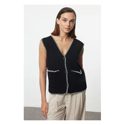 Trendyol Black Regular V Neck Color Block Vest