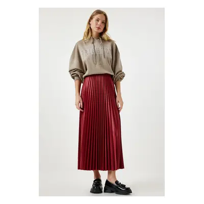 Happiness İstanbul Women's Red Shiny Finish Pleated Knitted Skirt