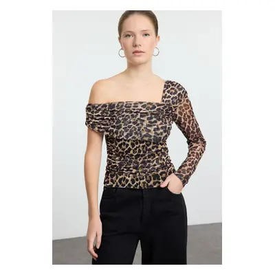 Trendyol Brown Leopard Printed Asymmetric Collar Body-Smoothing Flexible Knitted Blouse