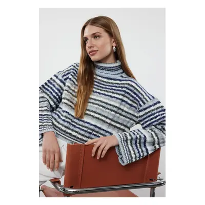 Trendyol Blue Soft Texture Crop Color Block Knit Sweater