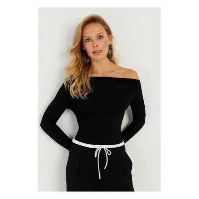 Cool & Sexy Women's Black Boat Neck Blouse