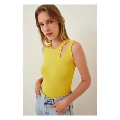 Happiness İstanbul Women's Yellow Cut Out Detailed Corduroy Knitted Blouse