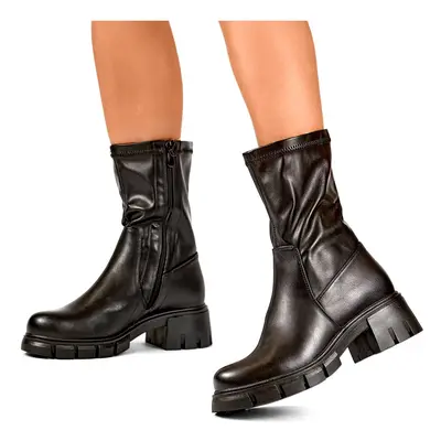 primohurt Black fitted women's worker ankle boots made of ecological leather