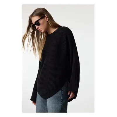 Trendyol Black Wide Pattern Crew Neck Knitwear Sweater