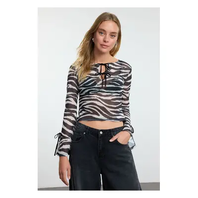 Trendyol Black Zebra Printed Fitted/Fits Body Flexible Knitted Blouse