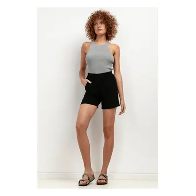 Tessita Woman's Shorts T402