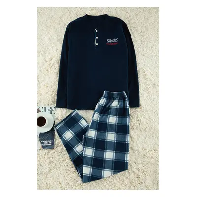 Trendyol Navy Blue Plaid Polar Soft Texture Knitted Pajama Set