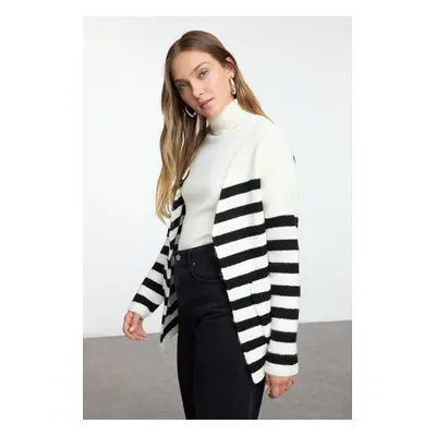 Trendyol Black Wide Pattern Soft Texture Striped Wide Pattern Knitwear Cardigan