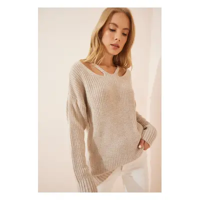 Happiness İstanbul Women's Beige Cut Out Detailed Oversize Long Knitwear