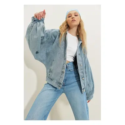 Trend Alaçatı Stili Women's Ice Blue Double Pocket Balloon Sleeve Jean Jacket