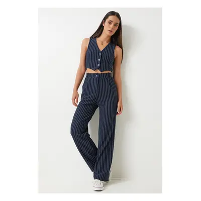 Happiness İstanbul Women's Navy Blue Thin Striped Knitted Vest Trousers Suit