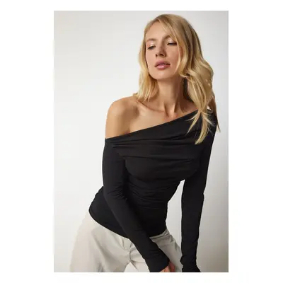 Happiness İstanbul Women's Black Flowy Collar Gathered Detailed Blouse