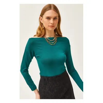 Olalook Women's Emerald Green Boat Neck Knitted Viscose Blouse