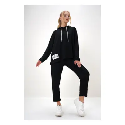 Trend Alaçatı Stili Women's Black Emblem Detailed Hooded Double Yarn Tracksuit