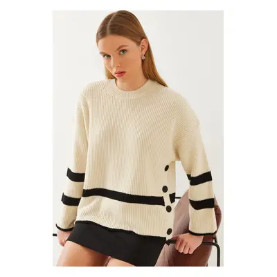 Bianco Lucci Women's Crew Neck Side Buttoned Knitwear Sweater