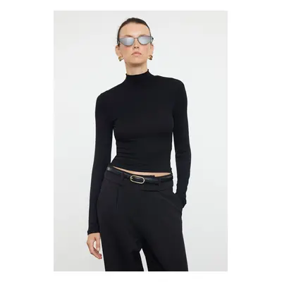 Trendyol Black High Collar Crop/Short Slim/Fitting Knitted Blouse