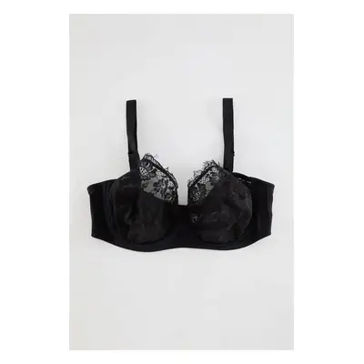 Trendyol Curve Black Half-Covered Knitted Lace Fringed Plus Size Bra