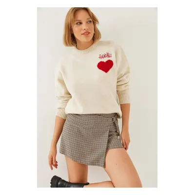 Bianco Lucci Women's Crew Neck Heart Embroidered Knitwear Sweater