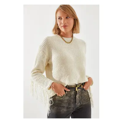 Bianco Lucci Women's Fringed Sweater