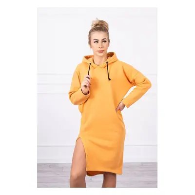 Dress with a hood and a side slit peach