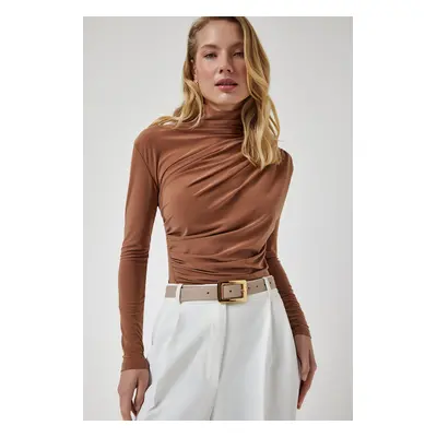 Happiness İstanbul Women's Biscuit Ruffle Detailed High Collar Sandy Blouse