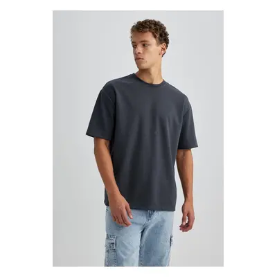 DEFACTO Oversize Wide Pattern Crew Neck Short Sleeve Basic Plain Heavy Fabric T-Shirt