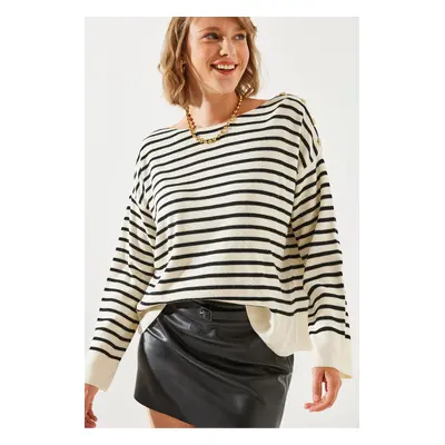 Bianco Lucci Women's Striped Shoulder Buttoned Sweater