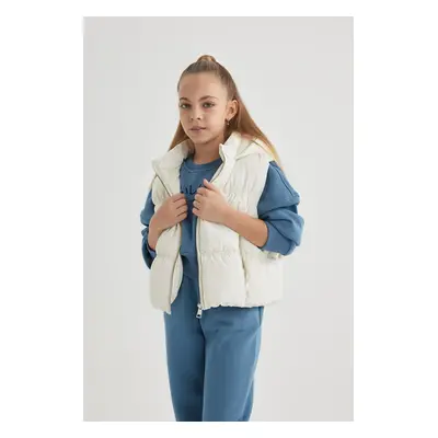 DEFACTO Girl Water Repellent Hooded Basic Puffer Vest