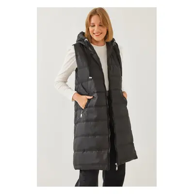 Bianco Lucci Women's Hooded Long Puffer Vest